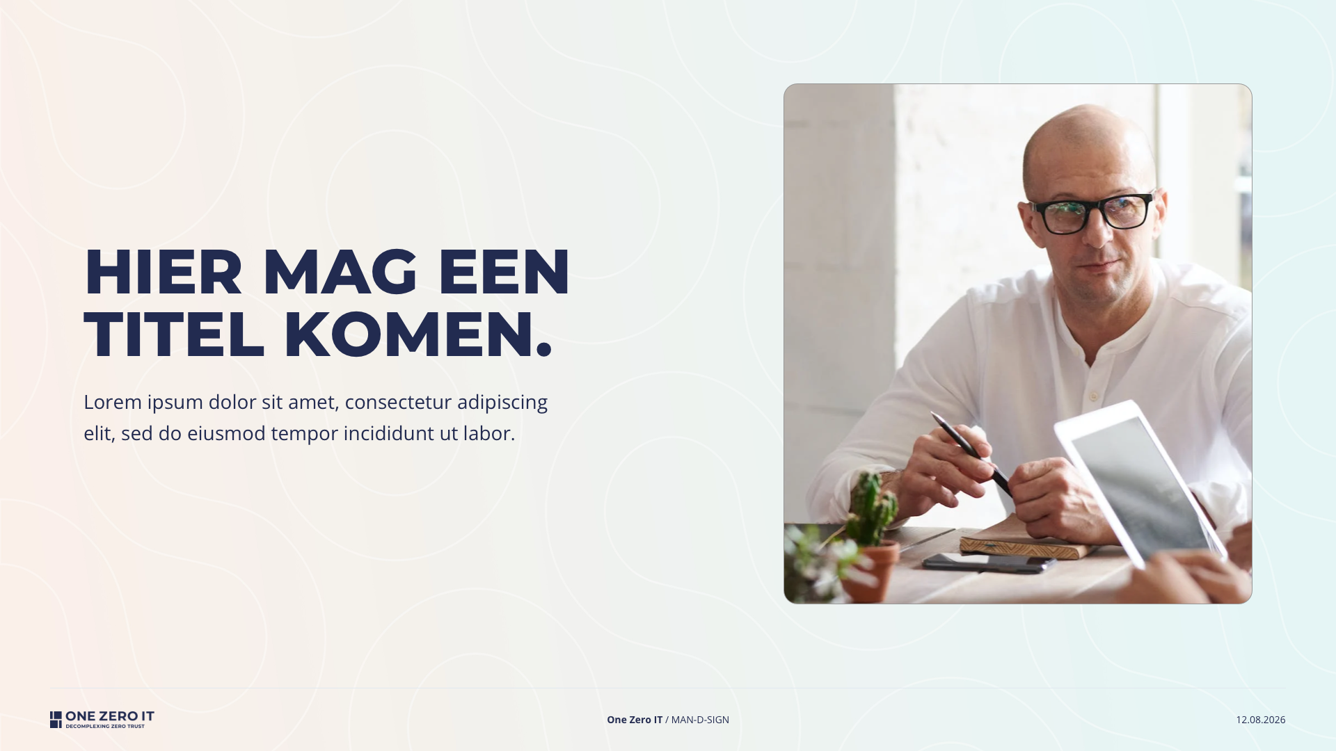 one-zero-it-ppt-7-titel-+-tekst-+-afbeelding-1@1x